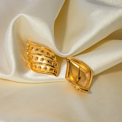 18K Gold Stud Earrings | Ramadan Luxury - TrendVibe